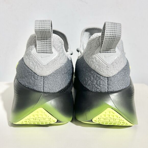 Nike LeBron TR 1 “Dunkman” Men’s Size 12 Grey Black Gym Training Sneakers main image 4